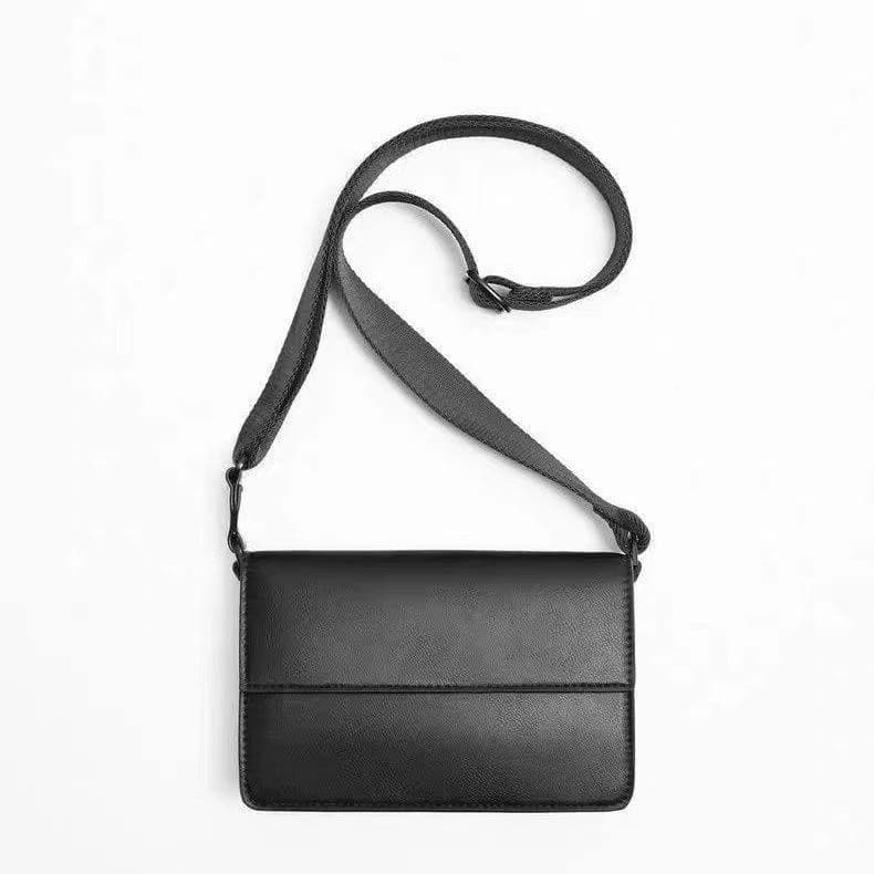 Minimalist Noir Bag